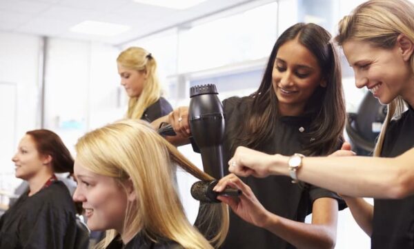 Friseur-Azubis-e1455895089406-600x361 Friseur Jobs in Leipzig und Magdeburg Friseur-Azubis-e1455895089406-600x361