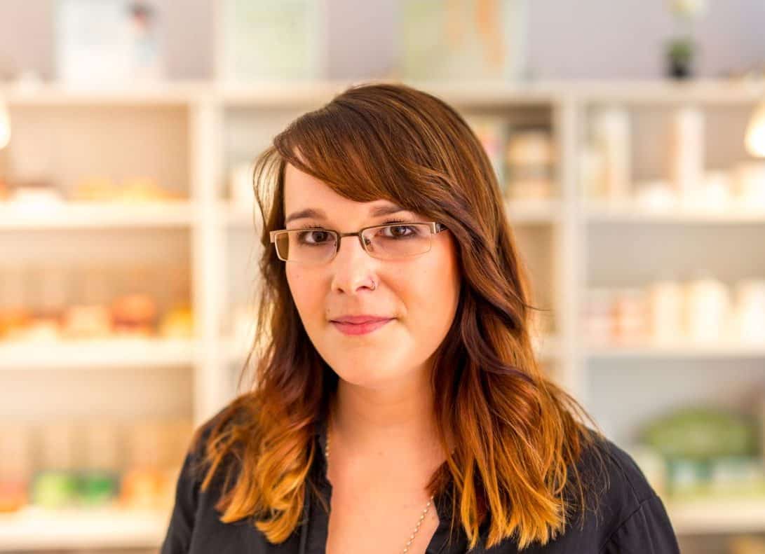 POPHAIR-Friseurin-Julia-Schröter-e1475572621319 Peppige Kurzhaarfrisur in Pastell-Violett POPHAIR-Friseurin-Julia-Schröter-e1475572621319