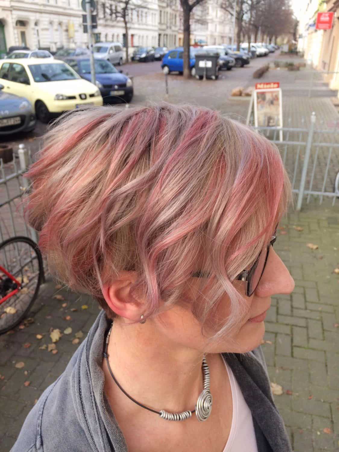 capelli ciocche rosa