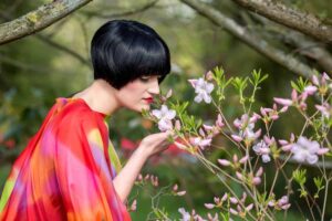 Modern-Geisha-–-Der-Damen-Sommertrend-2017-Blüte-300x200