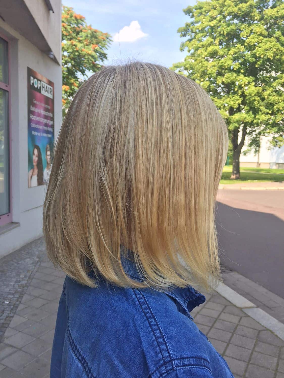 Anna-mit-blondem-Haar