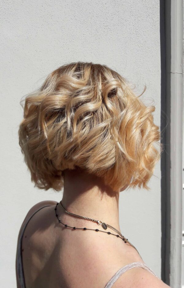 Konkaver Bob mit Balayage in Kupfer-Blond