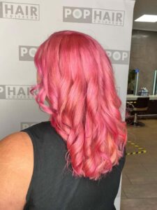 Pinkes-Haar-von-hinten-1-225x300