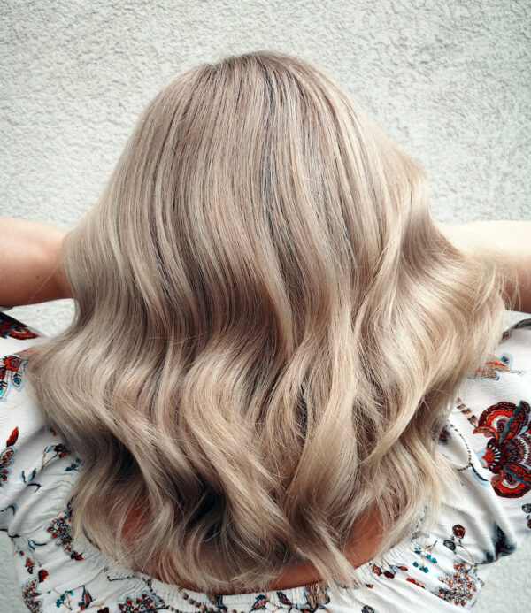 Sandra-neues-Blond-600x693 Aktuelles Sandra-neues-Blond-600x693